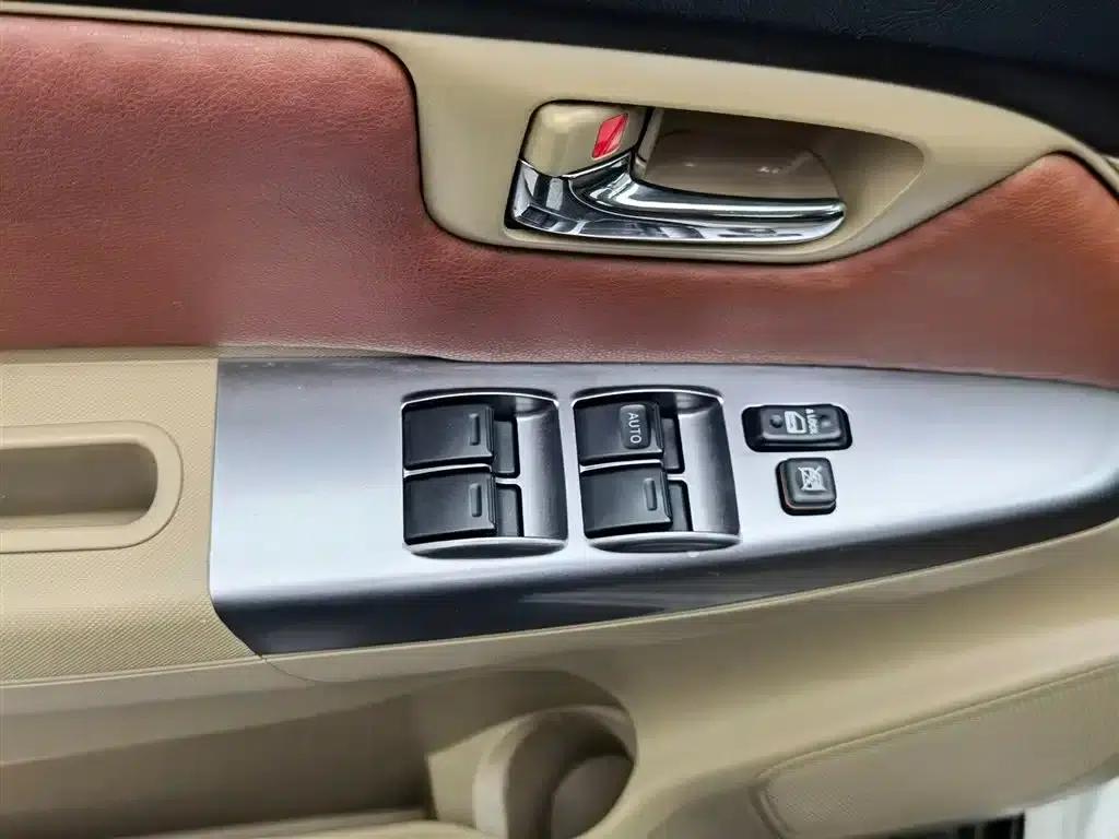 Fortuner 2014 2.7L Automatic — миниатюра 8