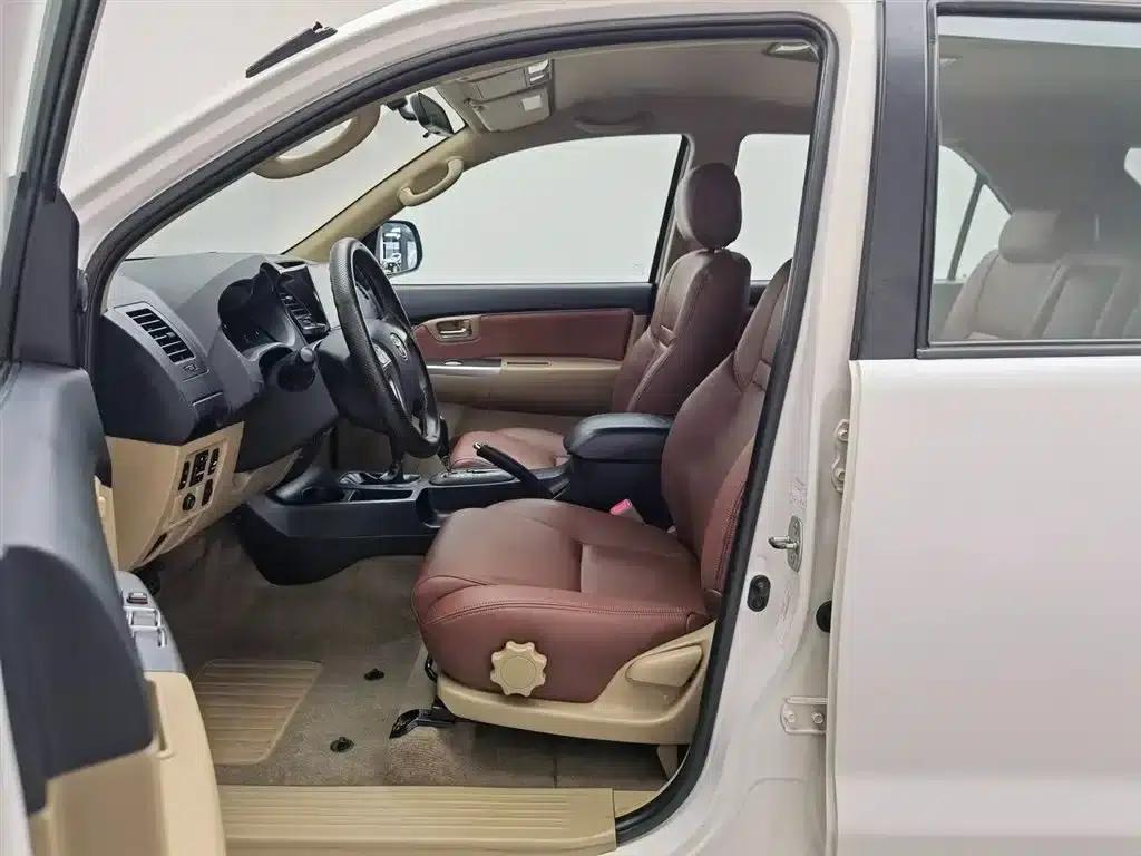 Fortuner 2014 2.7L Automatic — миниатюра 9