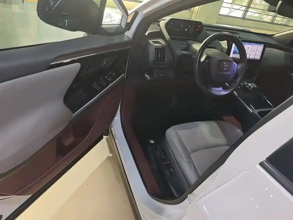 FAW Toyota bZ4X 2022 Two-Wheel Drive Long Range PRO Edition — миниатюра 16