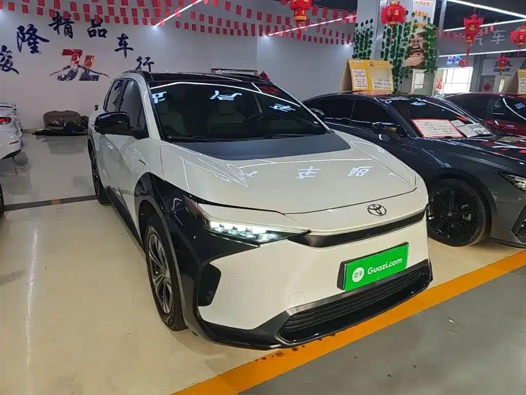 FAW Toyota bZ4X 2022 Two-Wheel Drive Long Range PRO Edition — миниатюра 4