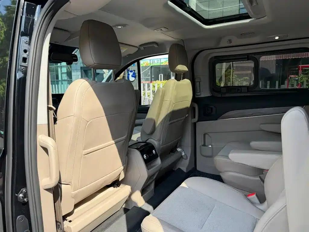 Tourneo 2023 2.0T Automatic Luxury Edition — миниатюра 9