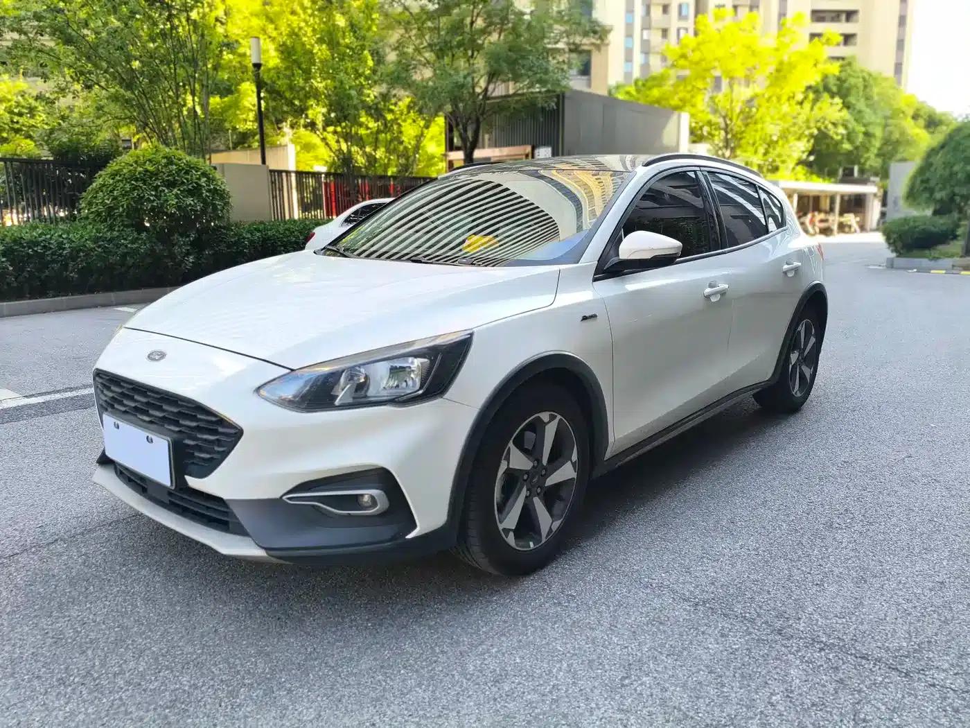 Ford Focus Active 2020 EcoBoost 180 Automatic Trend Edition — миниатюра 1