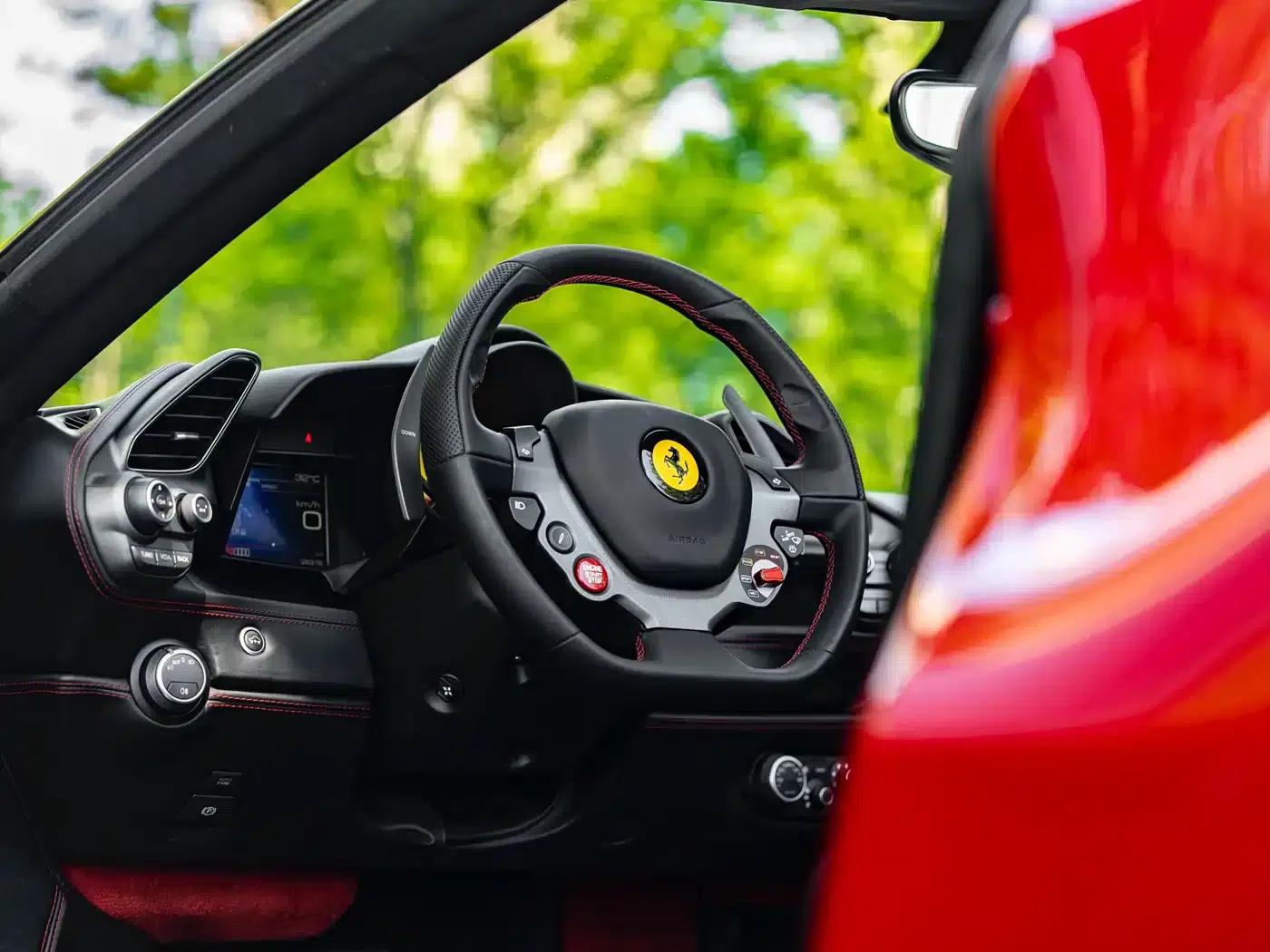 2015 Ferrari 488 GTB — миниатюра 9