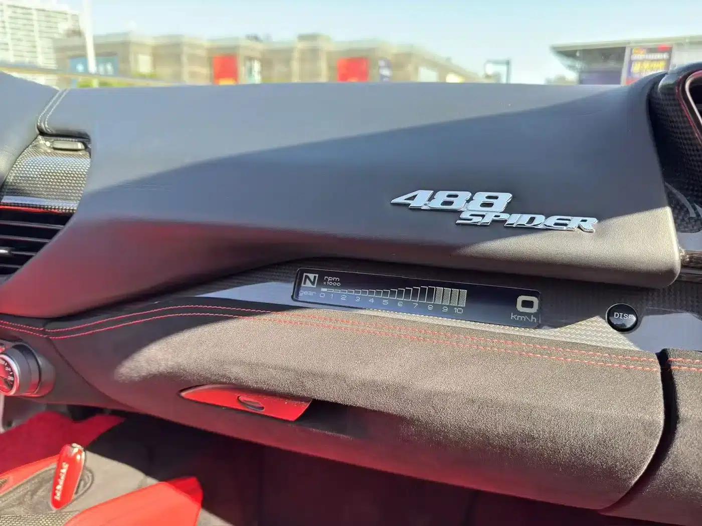 2015 Ferrari 488 Spider — миниатюра 8