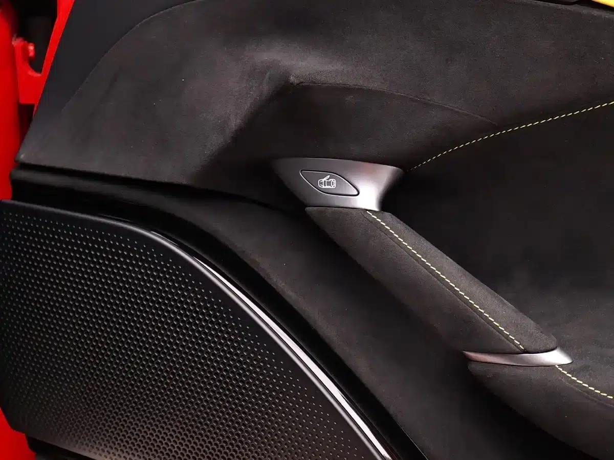 Roma 2020 3.9T V8 — миниатюра 11
