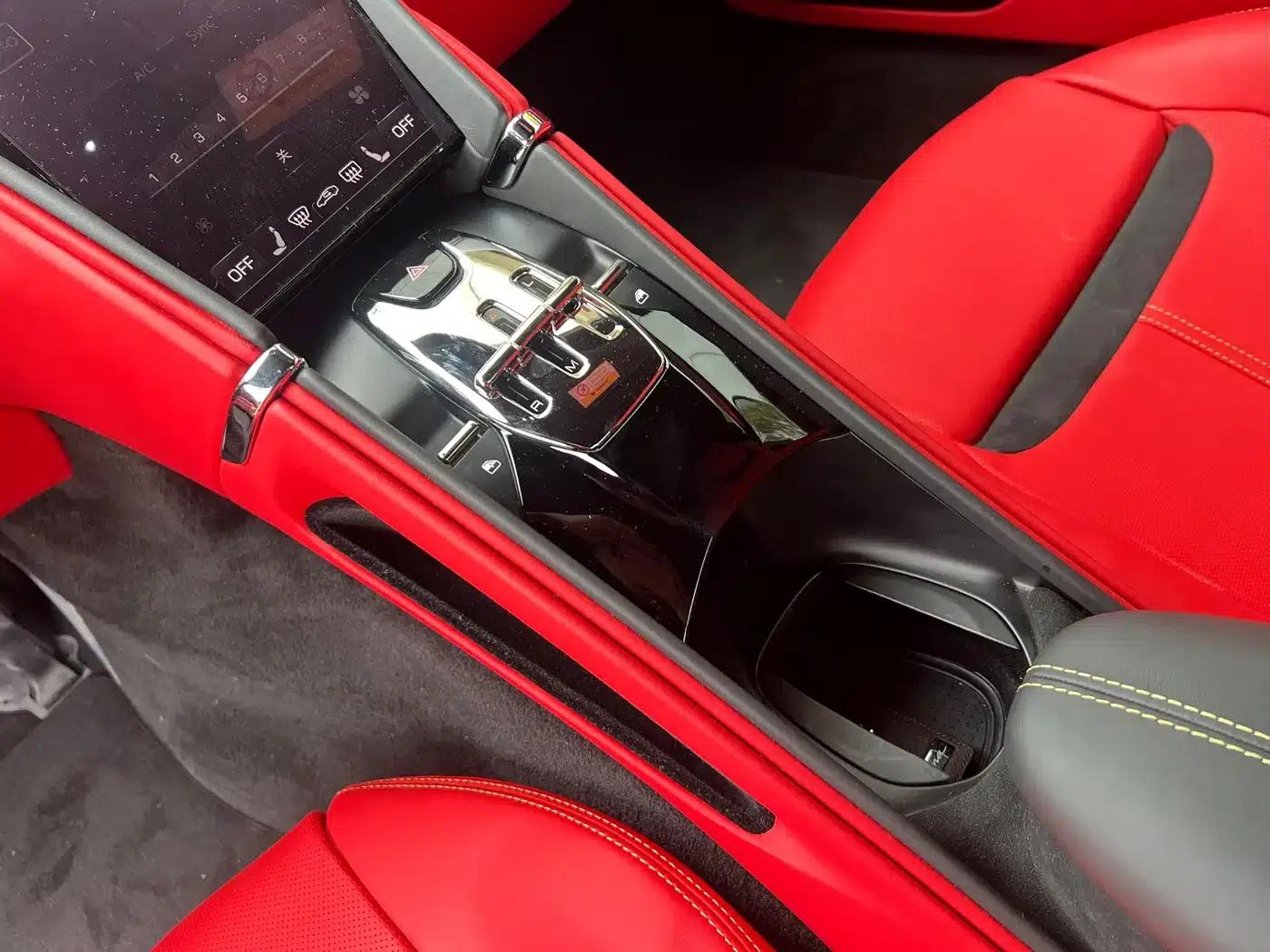 Roma 2020 3.9T V8 — миниатюра 8