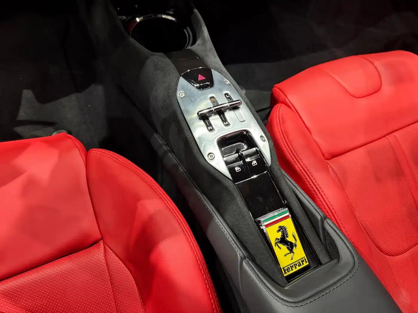 SF90 2020 3.9T V8 Stradale — миниатюра 10