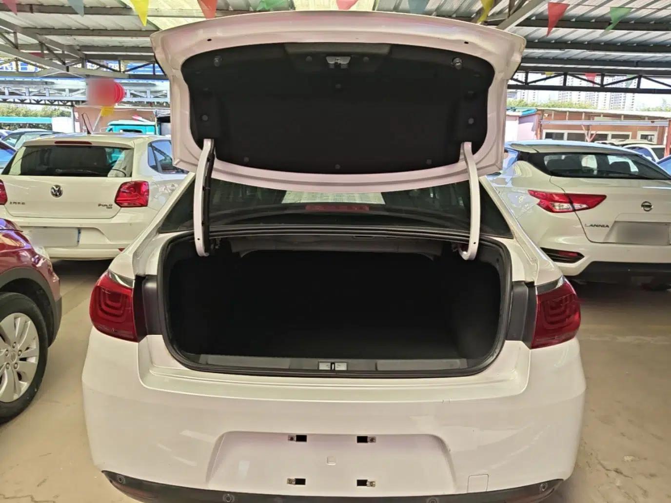 Citroen C4 Sega 2016 1.6L Manual Comfort Model — миниатюра 21