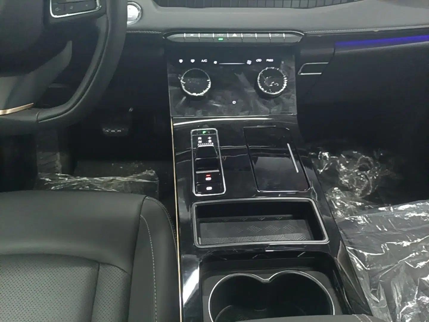 EXEED Zhuifeng C-DM 2022 1.5 TCI-DHT 105 km "Chengfeng Qi" Edition — миниатюра 16