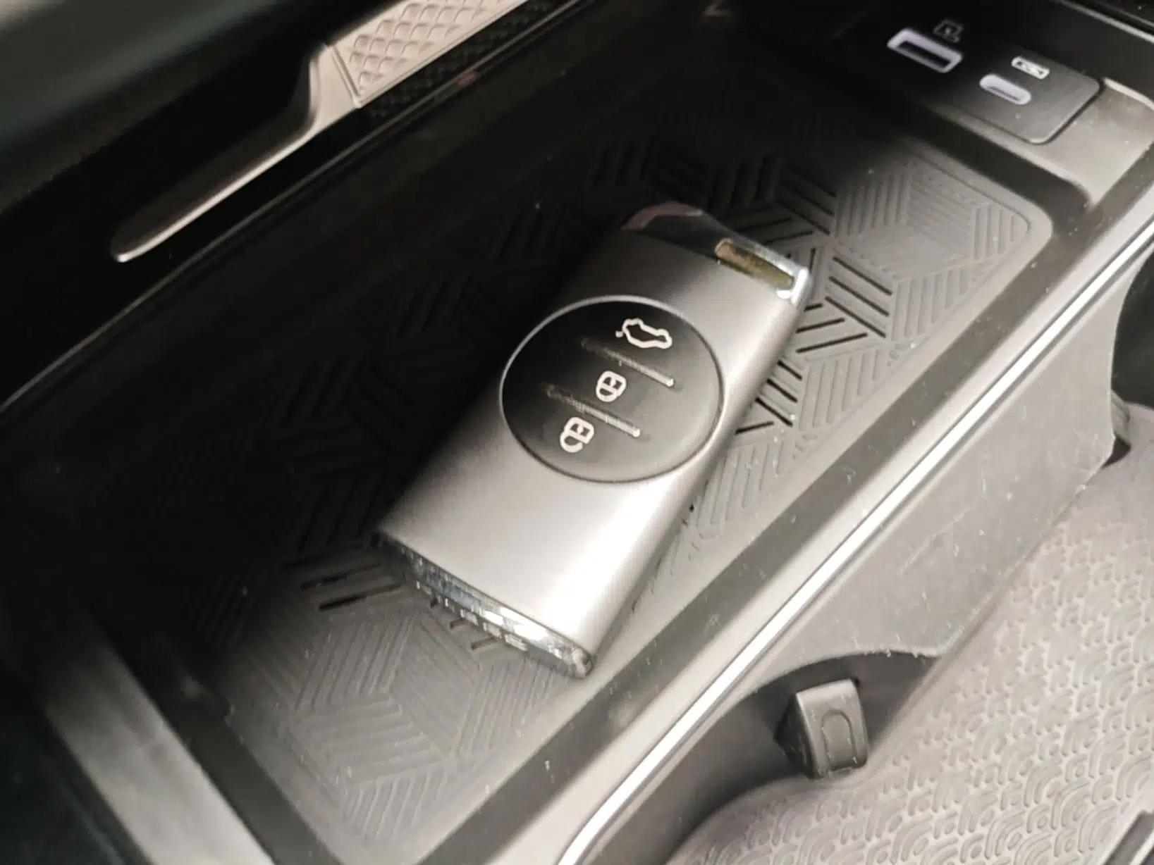 EXEED Zhuifeng C-DM 2023 1.5 TCI-DHT 80KM Yu Feng Xing Edition — миниатюра 12