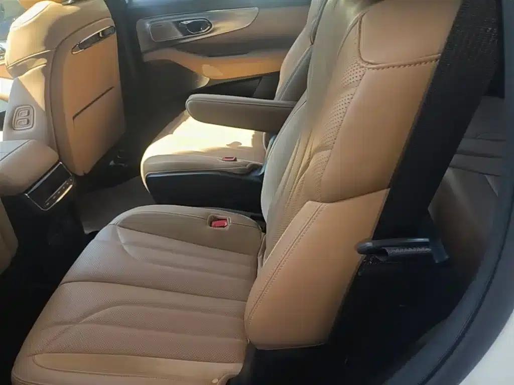 Trumpchi ES9 2024 PHEV 143km Traveler Max — миниатюра 17