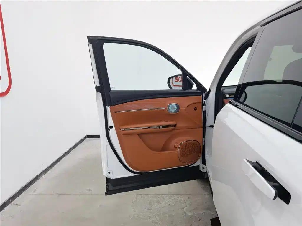 Trumpchi S7 2025 205km/h Max Edition — миниатюра 8