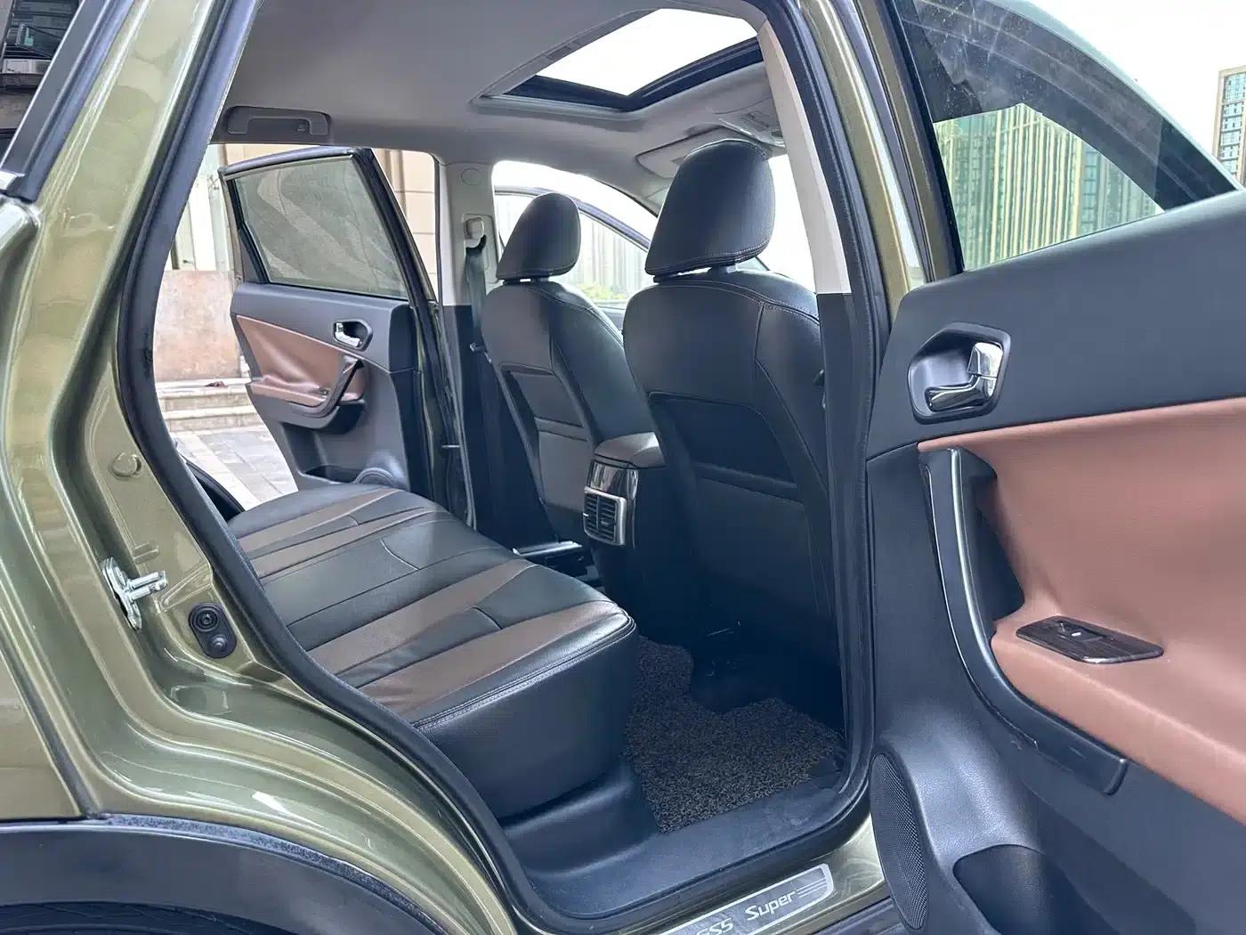 Trumpchi GS5 Super 2015 2.0L Automatic 2WD Luxury Navigation Edition — миниатюра 13