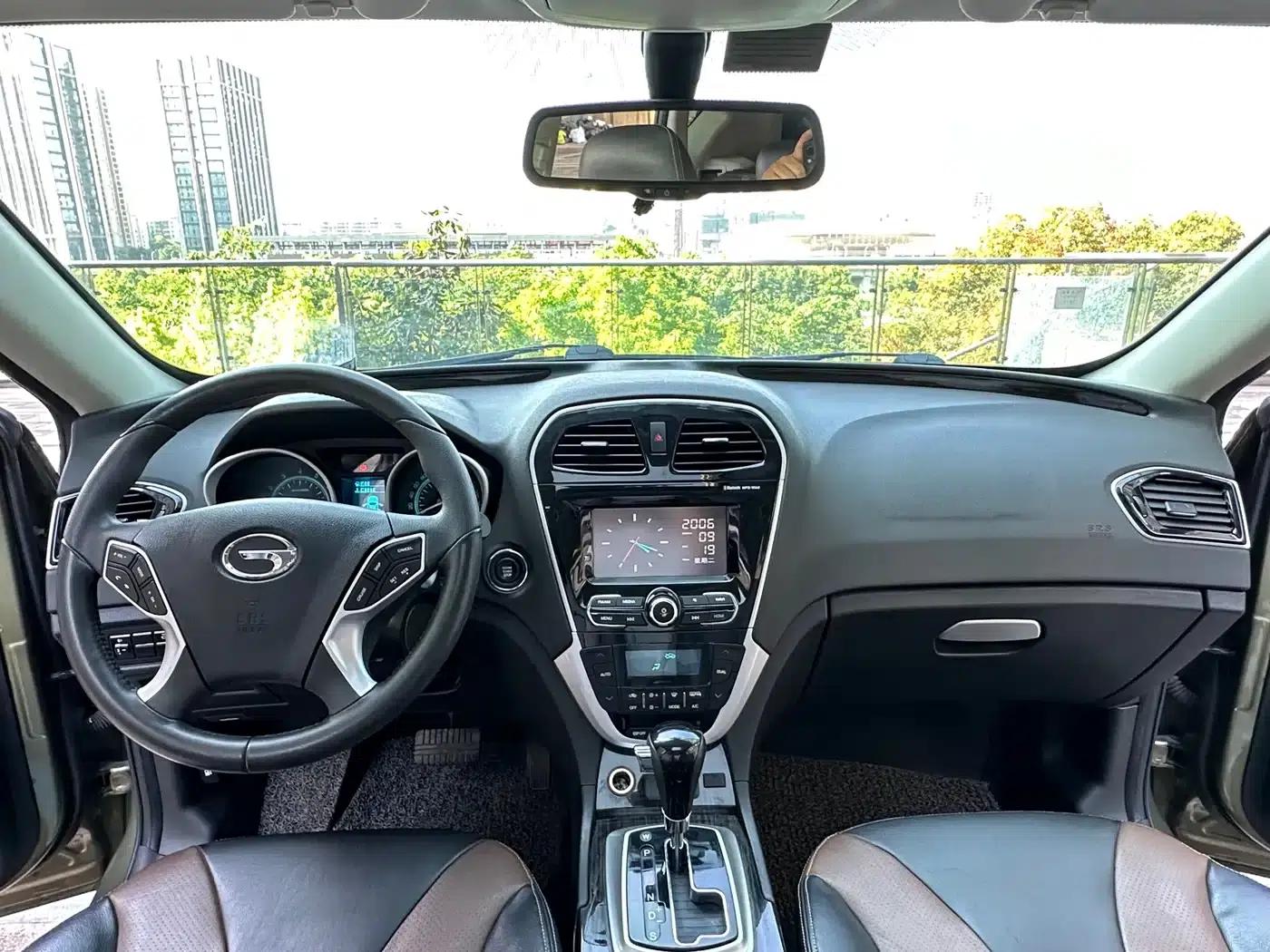 Trumpchi GS5 Super 2015 2.0L Automatic 2WD Luxury Navigation Edition — миниатюра 14