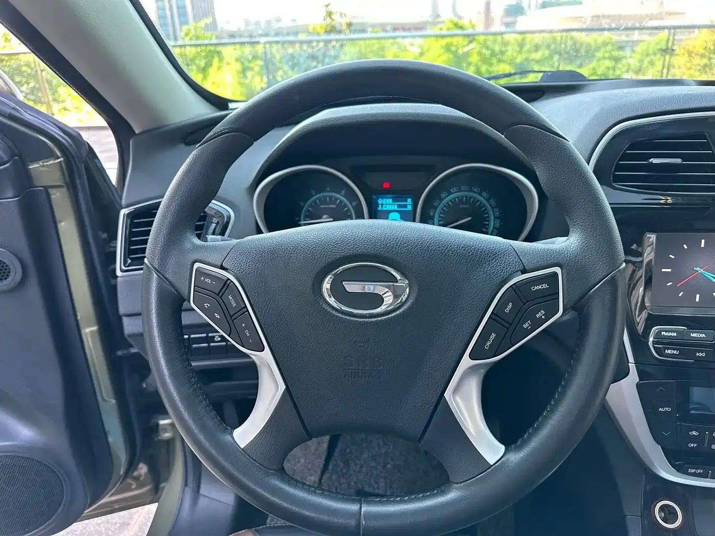 Trumpchi GS5 Super 2015 2.0L Automatic 2WD Luxury Navigation Edition — миниатюра 15