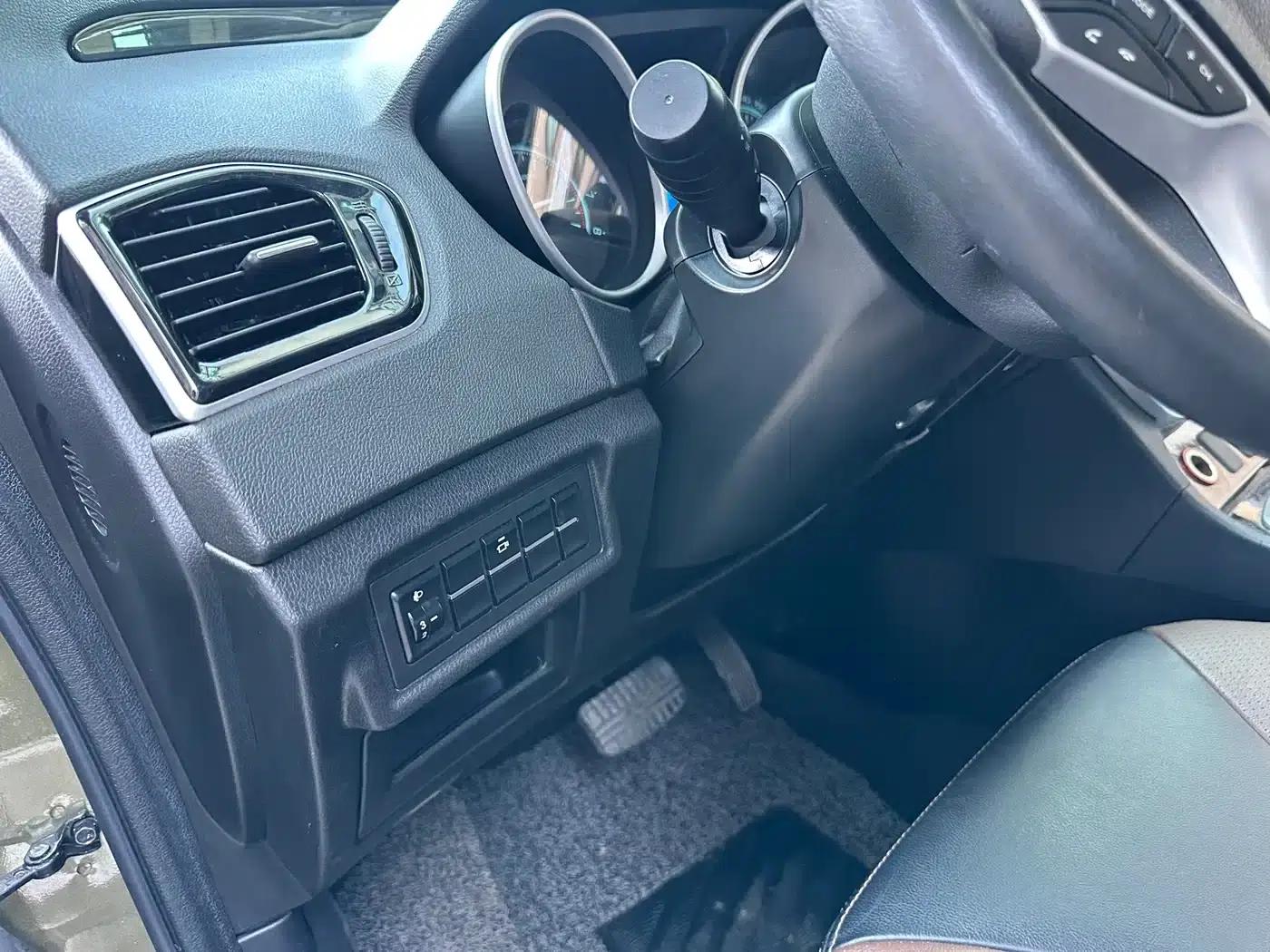 Trumpchi GS5 Super 2015 2.0L Automatic 2WD Luxury Navigation Edition — миниатюра 23
