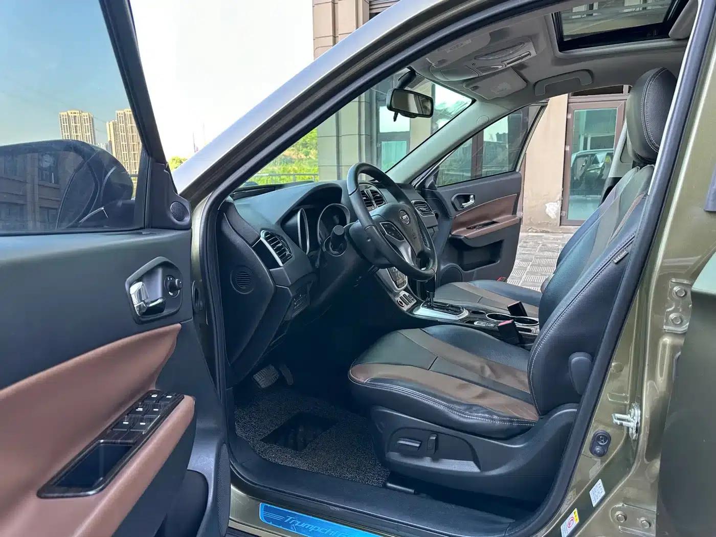 Trumpchi GS5 Super 2015 2.0L Automatic 2WD Luxury Navigation Edition — миниатюра 9