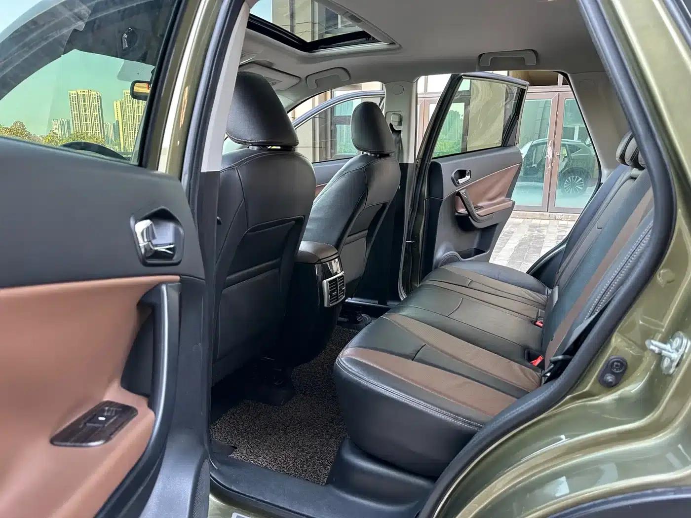 Trumpchi GS5 Super 2015 2.0L Automatic 2WD Luxury Navigation Edition — миниатюра 10