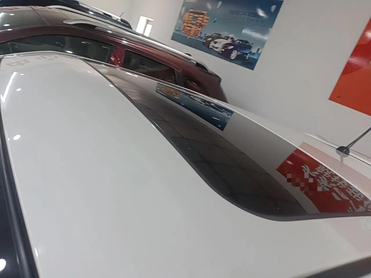 Infiniti ESQ 2014 1.6L Spontaneous Edition — миниатюра 11