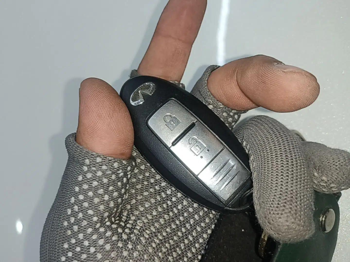 Infiniti ESQ 2014 1.6L Spontaneous Edition — миниатюра 12