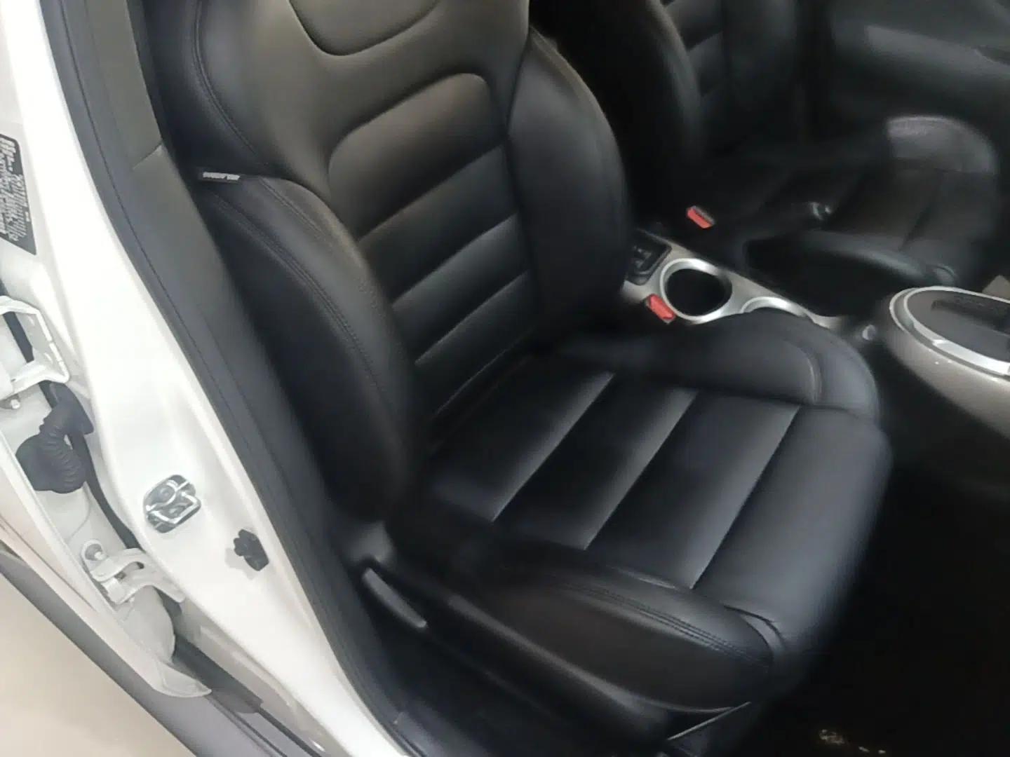 Infiniti ESQ 2014 1.6L Spontaneous Edition — миниатюра 23