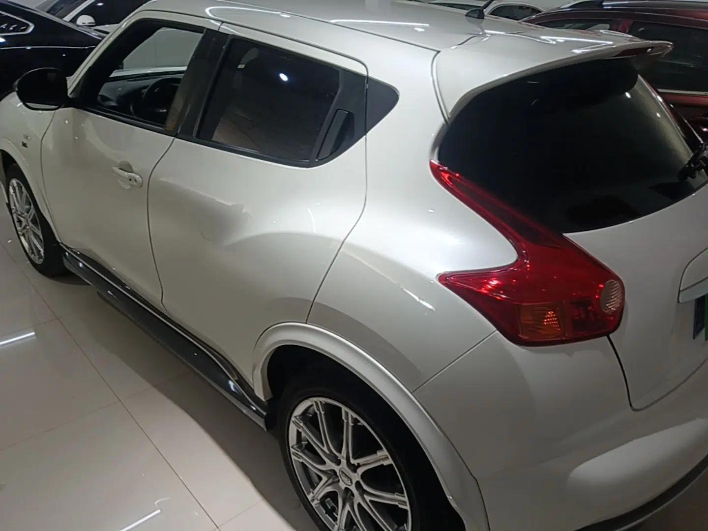 Infiniti ESQ 2014 1.6L Spontaneous Edition — миниатюра 4
