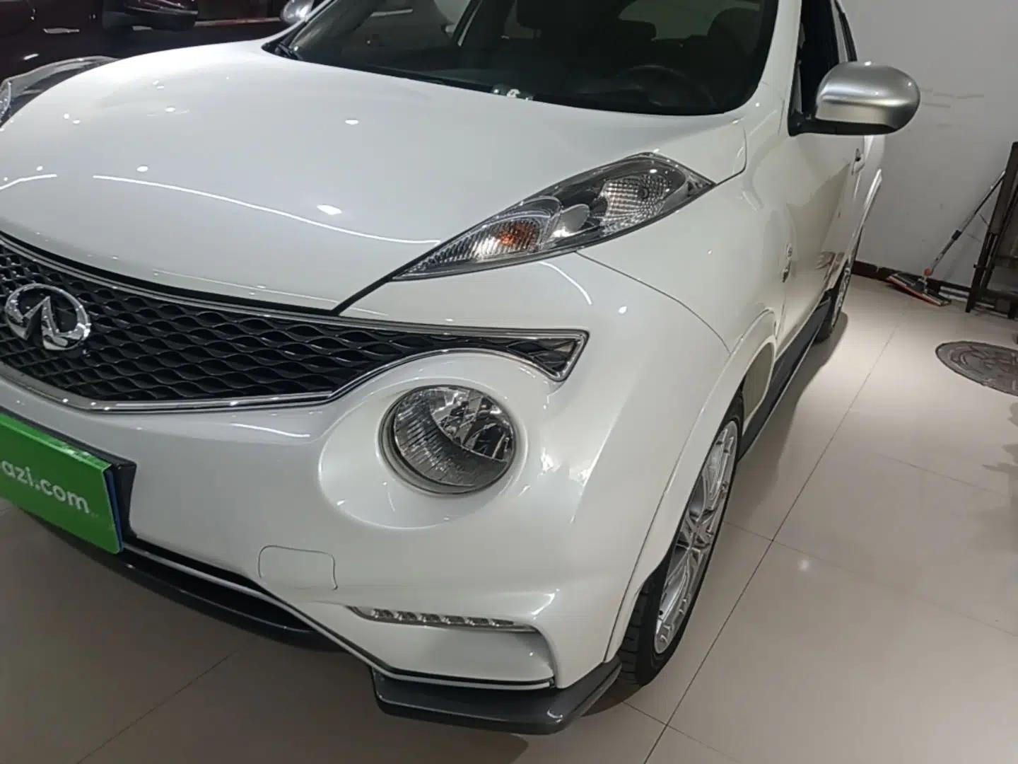 Infiniti ESQ 2014 1.6L Spontaneous Edition — миниатюра 9