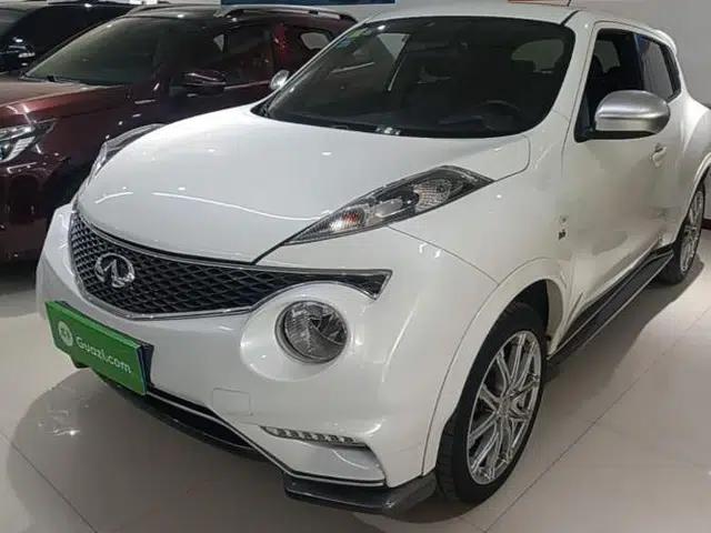 Infiniti ESQ 2014 1.6L Spontaneous Edition
