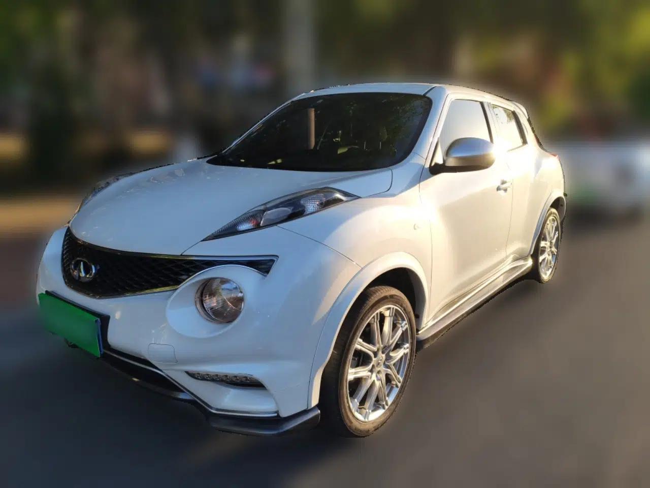 Infiniti ESQ 2014 1.6L Spontaneous Edition — миниатюра 1