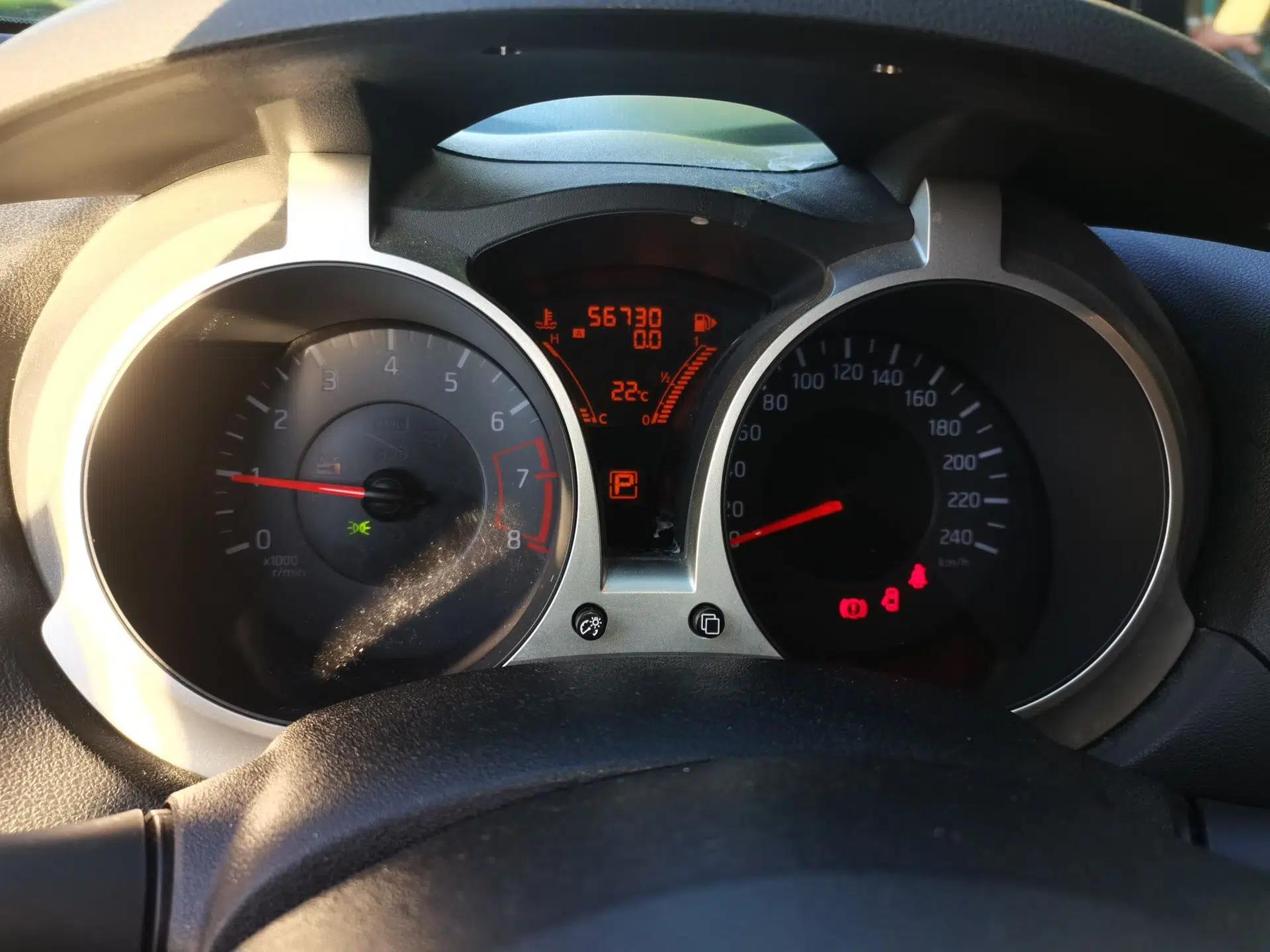 Infiniti ESQ 2014 1.6L Spontaneous Edition — миниатюра 12