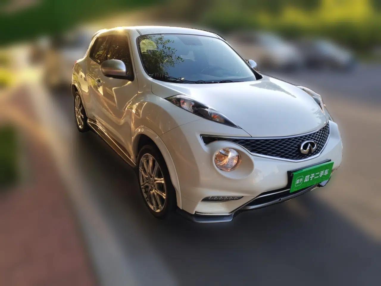 Infiniti ESQ 2014 1.6L Spontaneous Edition — миниатюра 3