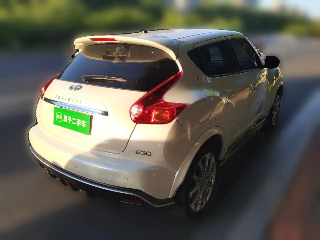 Infiniti ESQ 2014 1.6L Spontaneous Edition — миниатюра 6