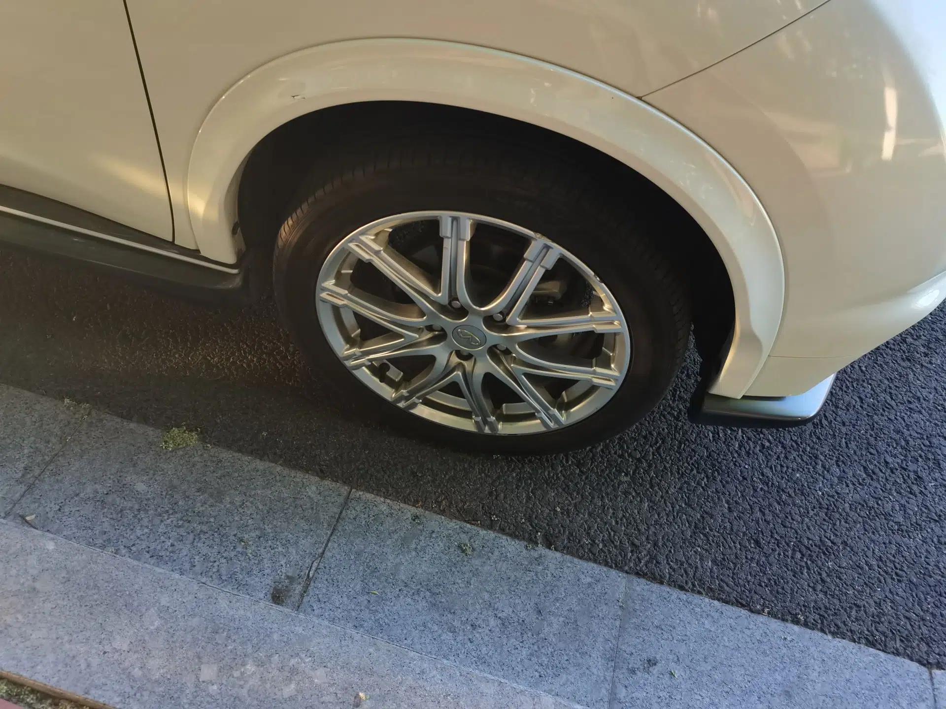 Infiniti ESQ 2014 1.6L Spontaneous Edition — миниатюра 8