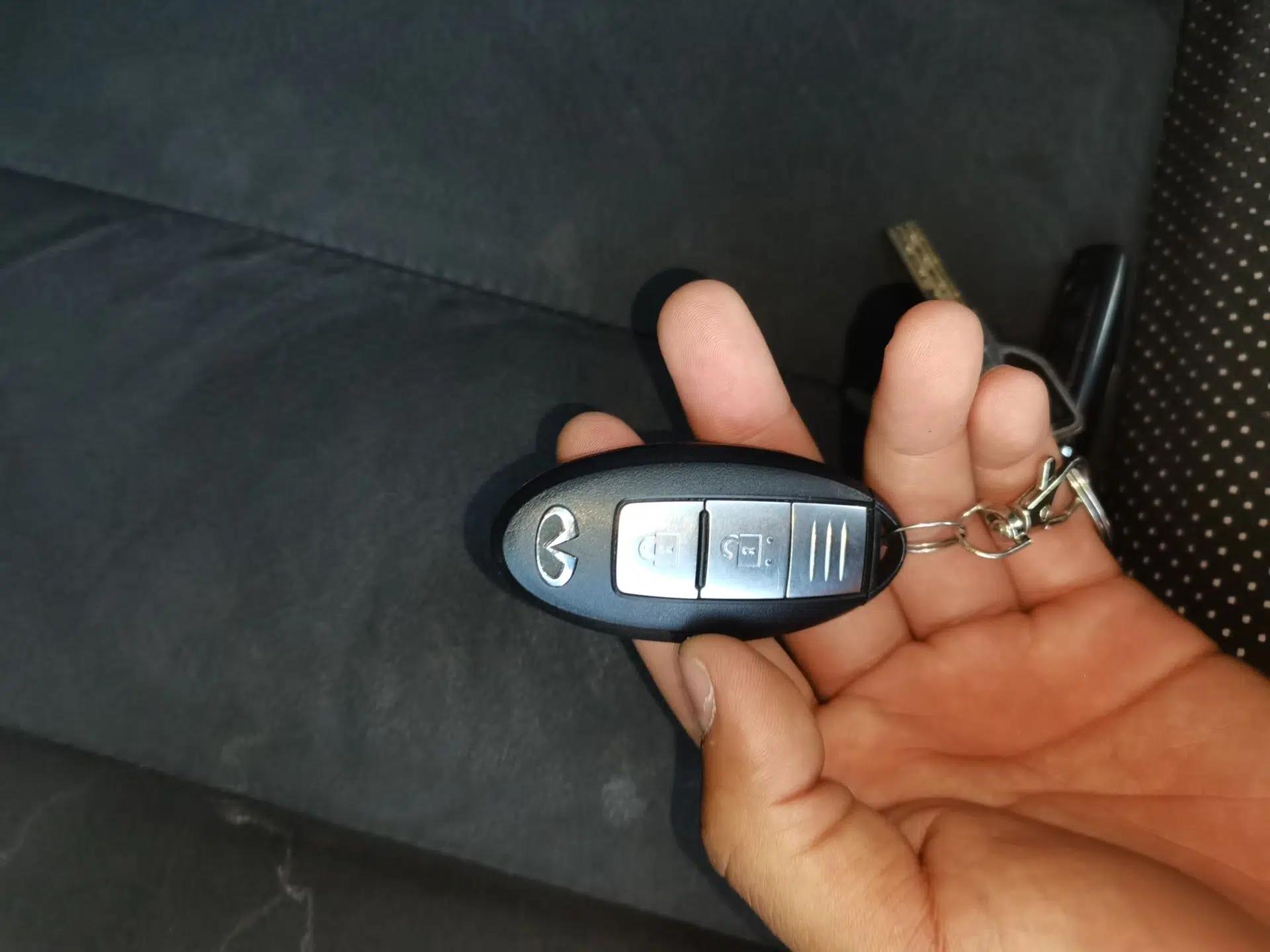 Infiniti ESQ 2014 1.6L Spontaneous Edition — миниатюра 9