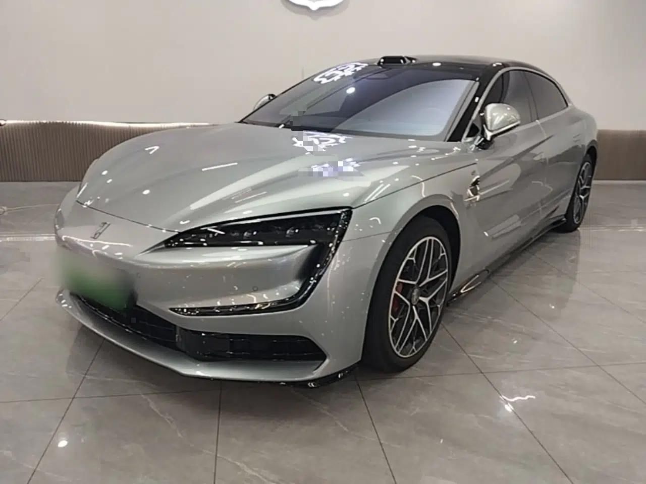 Yangwang U7 2025 PHEV Four-Seat Flagship Edition — миниатюра 1
