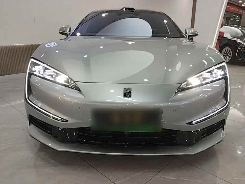 Yangwang U7 2025 PHEV Four-Seat Flagship Edition — миниатюра 2