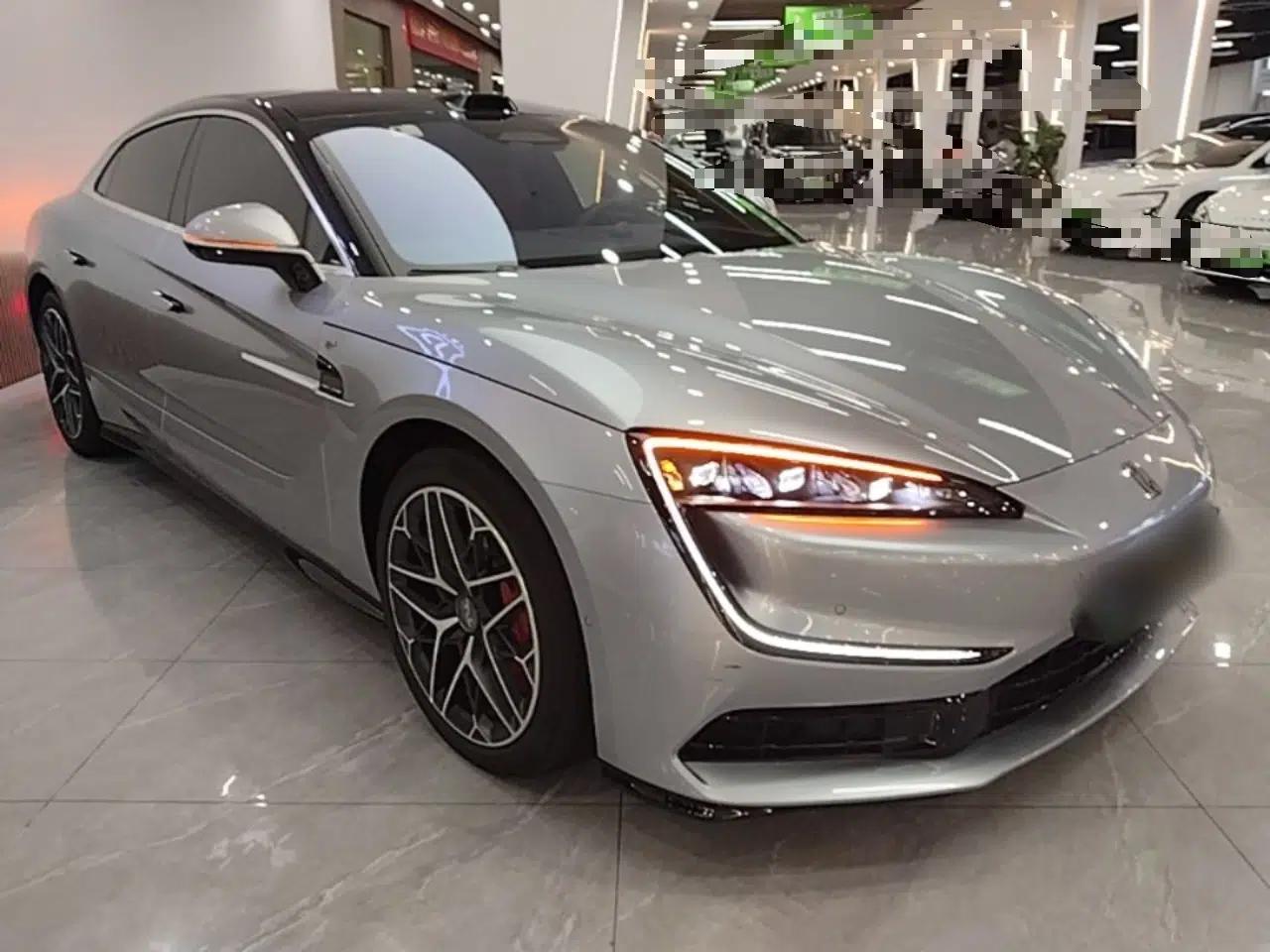Yangwang U7 2025 PHEV Four-Seat Flagship Edition — миниатюра 3
