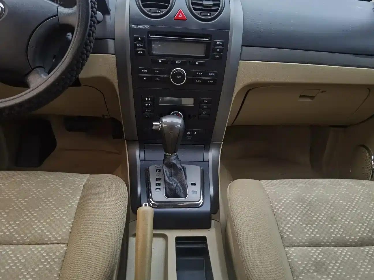 Haval H5 Classic 2012 European Edition Green Static 2.0T Automatic 2WD Comfort Model — миниатюра 11