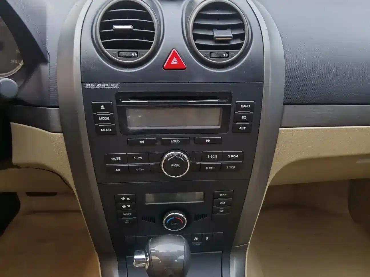 Haval H5 Classic 2012 European Edition Green Static 2.0T Automatic 2WD Comfort Model — миниатюра 12