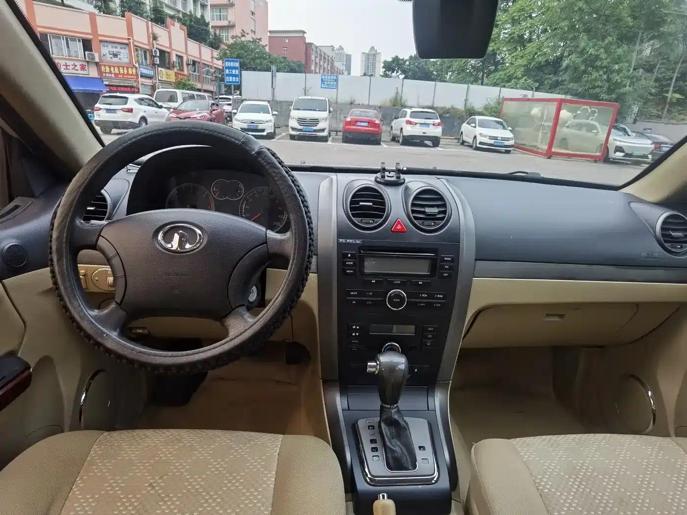 Haval H5 Classic 2012 European Edition Green Static 2.0T Automatic 2WD Comfort Model — миниатюра 14