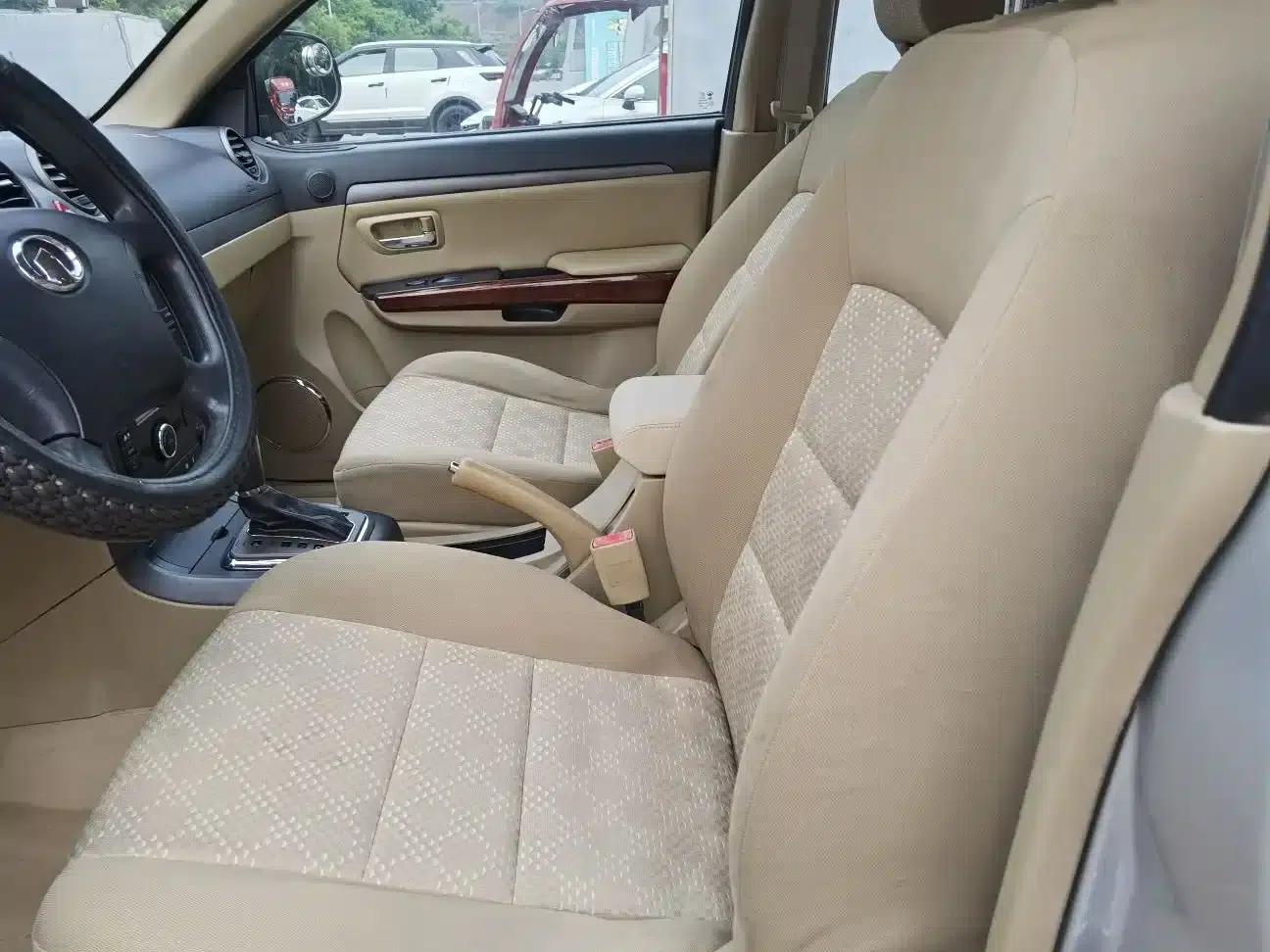 Haval H5 Classic 2012 European Edition Green Static 2.0T Automatic 2WD Comfort Model — миниатюра 16