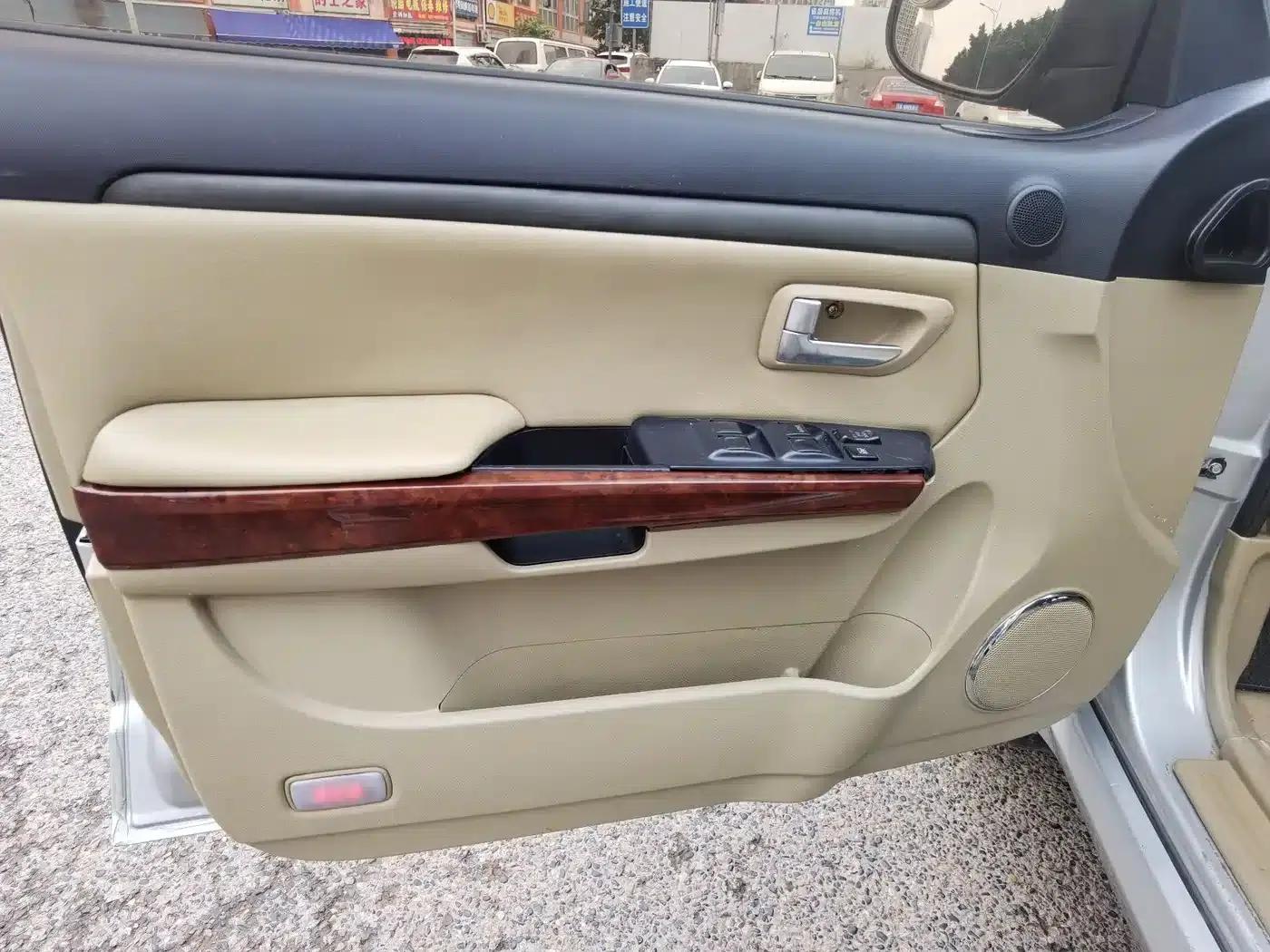 Haval H5 Classic 2012 European Edition Green Static 2.0T Automatic 2WD Comfort Model — миниатюра 17