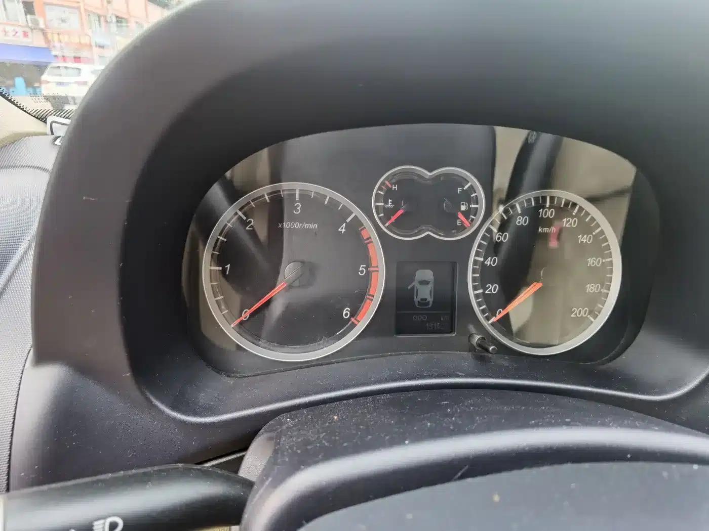 Haval H5 Classic 2012 European Edition Green Static 2.0T Automatic 2WD Comfort Model — миниатюра 18
