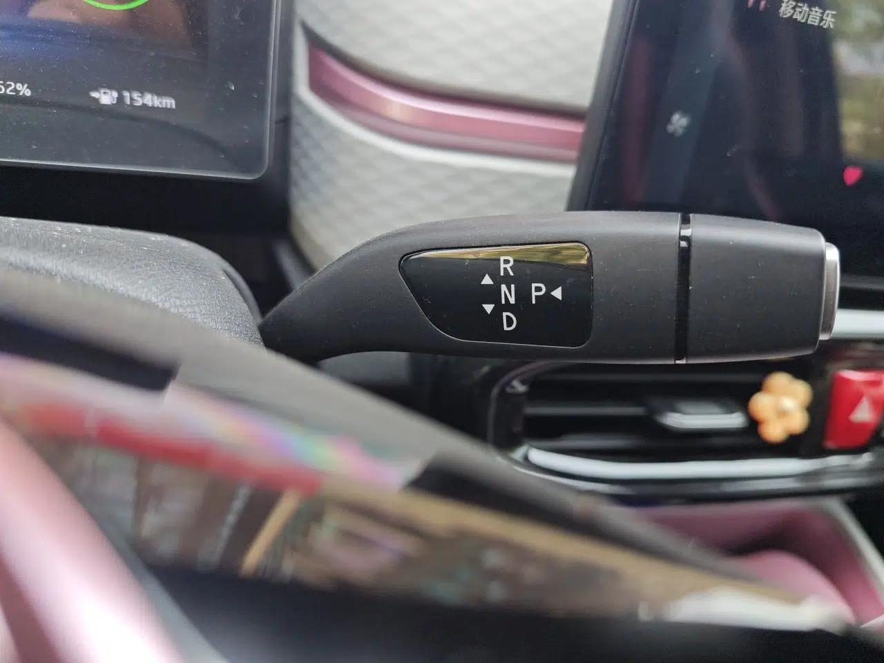 SOL E10X 2021 302 km Range Fashion Edition 31.4 kWh — миниатюра 15