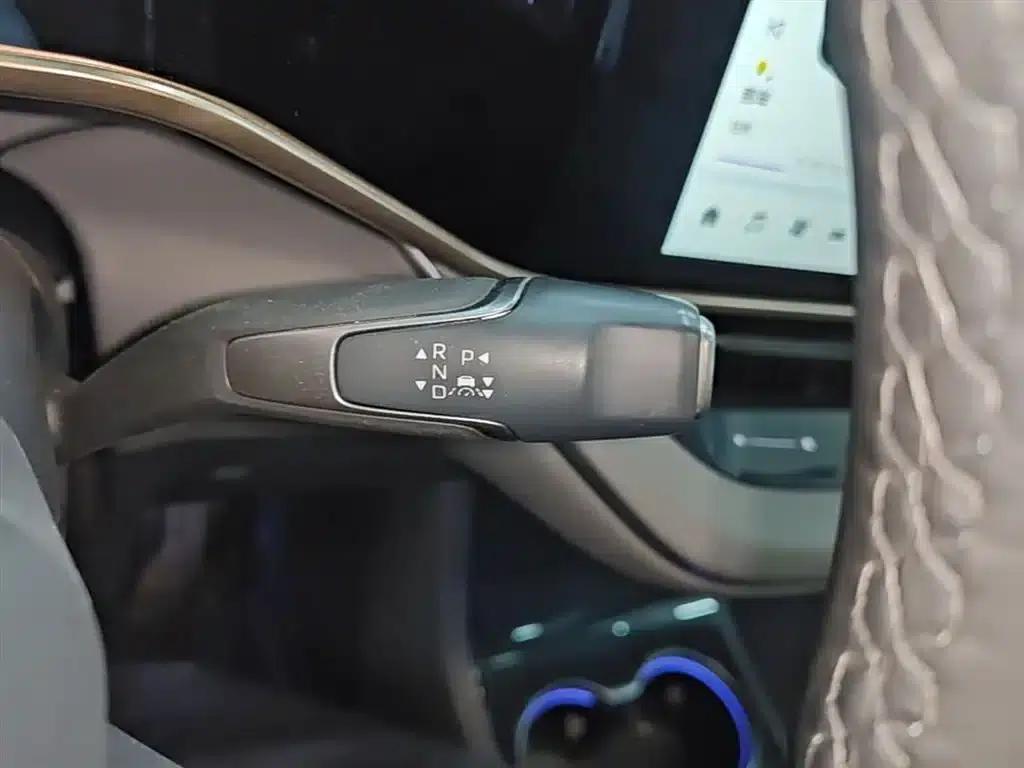 Hongqi EH7 2025 640 AWD Smart Selection Edition — миниатюра 14