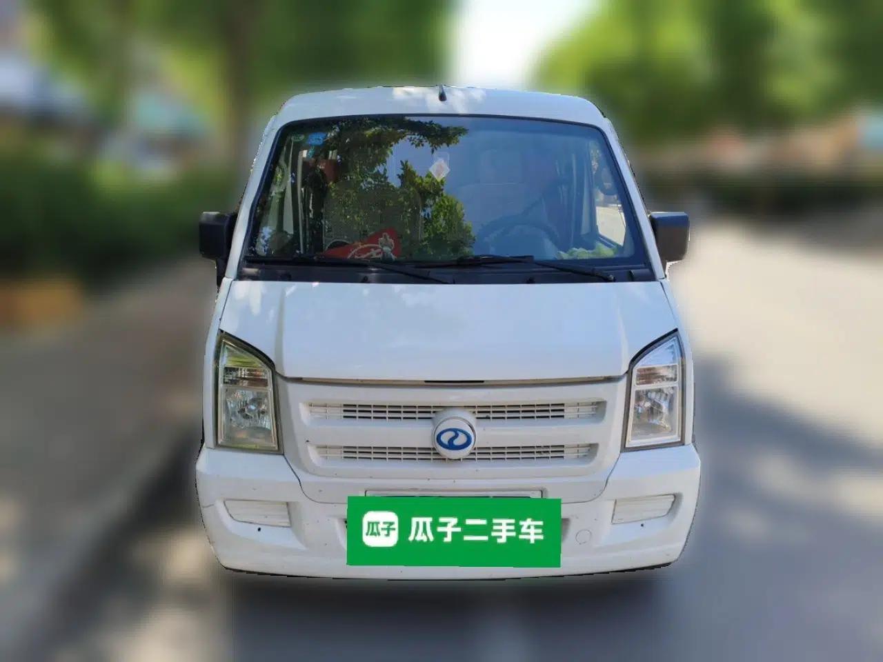 Ruichi EC35 2021 EC35 II Long-Range Version 41.932 kWh — миниатюра 2