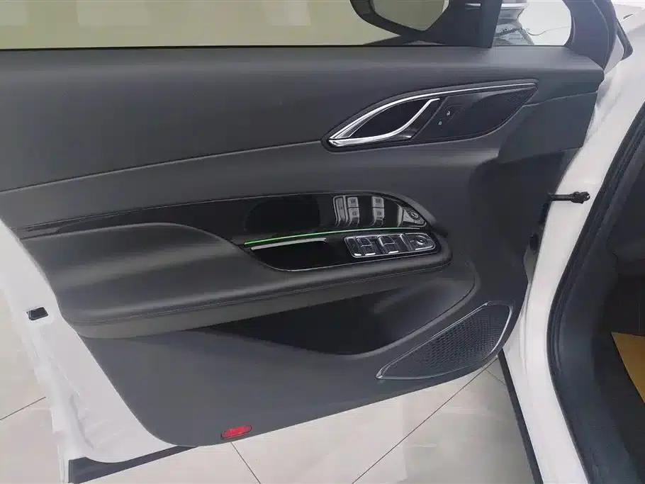 Hongqi HS3 2023 1.5T 2WD Goodness Edition — миниатюра 7