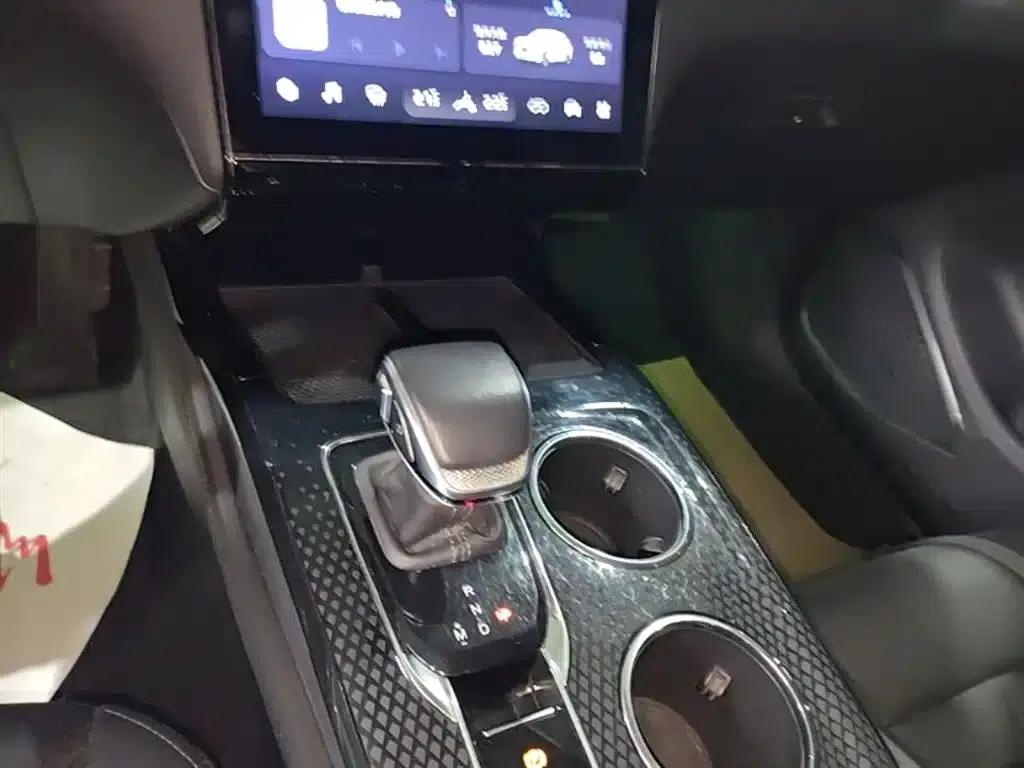 Hongqi HS3 2023 1.5T 2WD Goodness Edition — миниатюра 14
