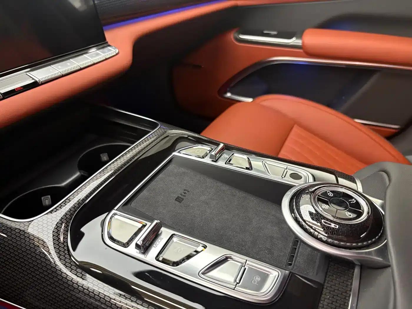 Hongqi Golden Sunflower Elegant 2024 Model 3.0T V6 — миниатюра 7