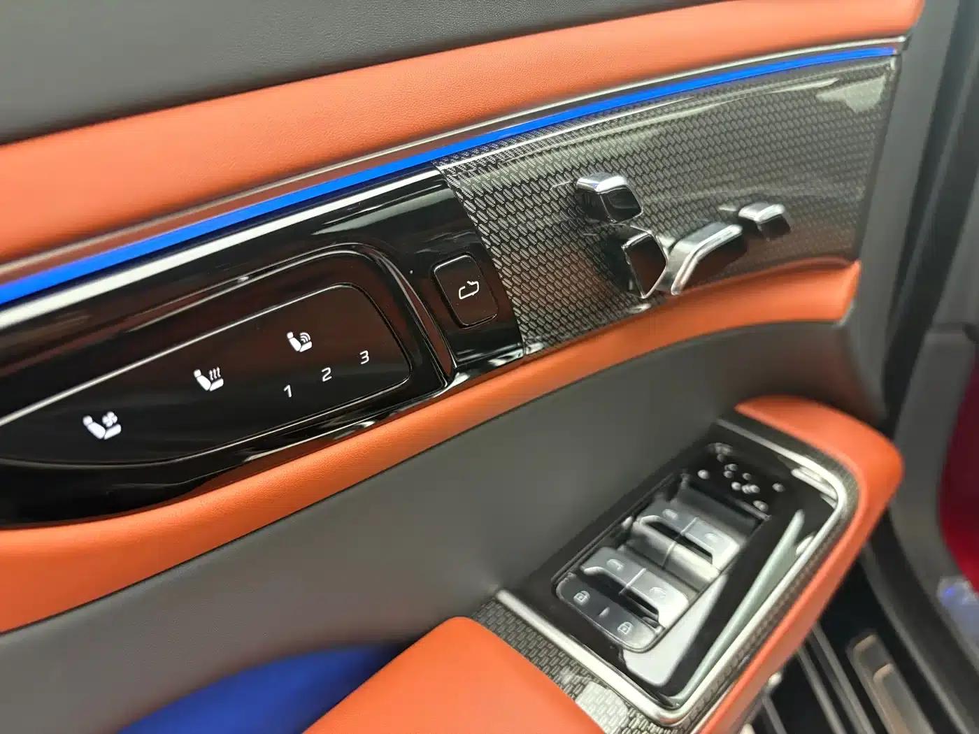 Hongqi Golden Sunflower Elegant 2024 Model 3.0T V6 — миниатюра 8